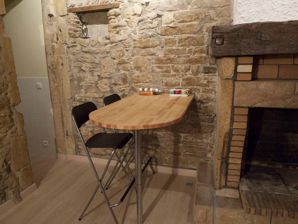 Studio Charme Et Confort Aux Cordeliers Лион Номер фото