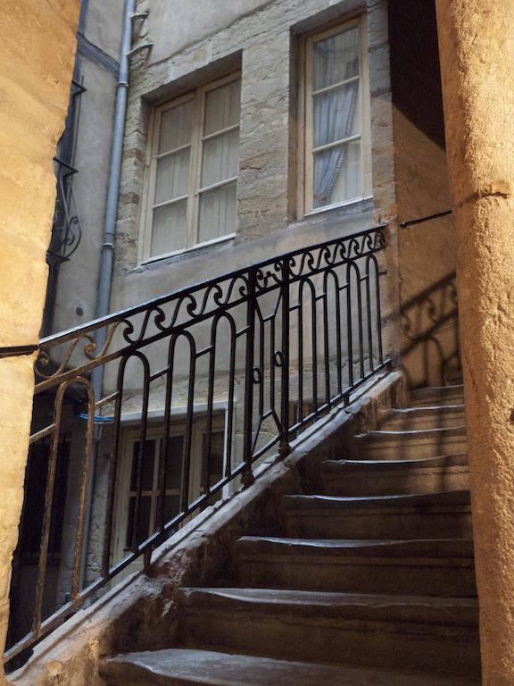 Studio Charme Et Confort Aux Cordeliers Лион Номер фото